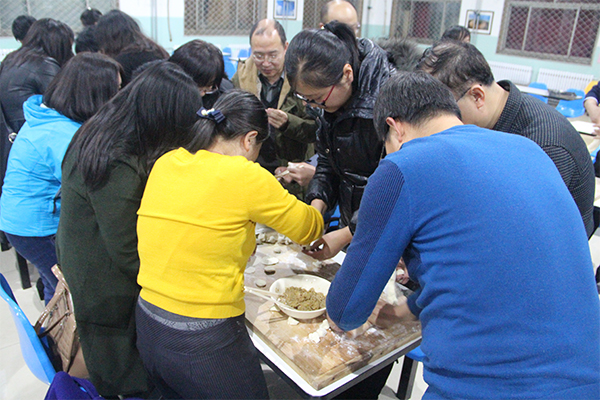 公司举行教职工迎新年茶话会