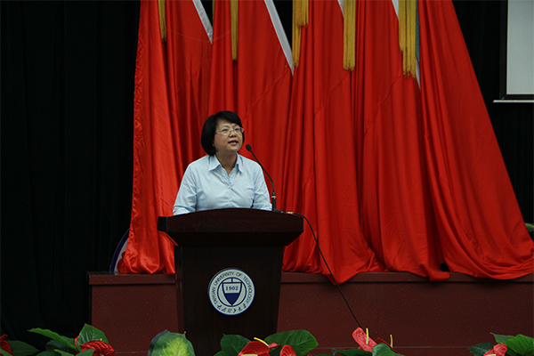 公司举行2017级研究生开学典礼