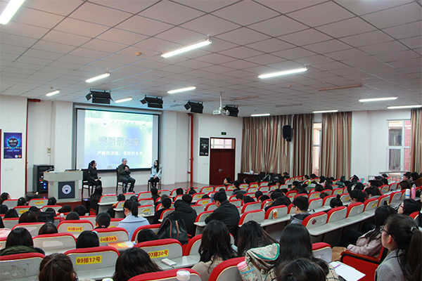 公司邀请“晓明研究室”走进学院与同学面对面