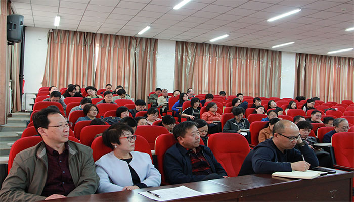 公司传达全国两会精神和学校全面从严治党会议精神