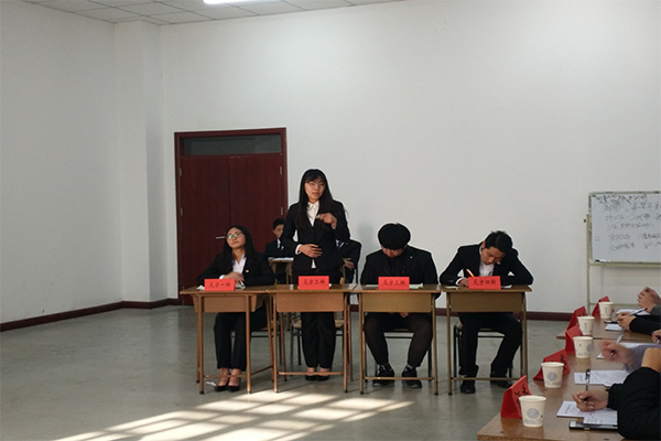 祝贺公司在第八届“清泽博思杯”辩论赛中挺进四强 祝贺公司在第八届“清泽博思杯”辩论赛中挺进四强