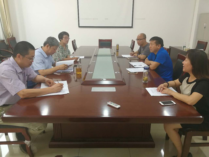 公司传达学校暑期工作务虚会精神